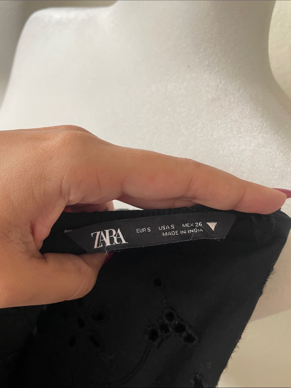 ZARA Black Eyelet V-Neck Cropped Blouse - Picture 11 of 12